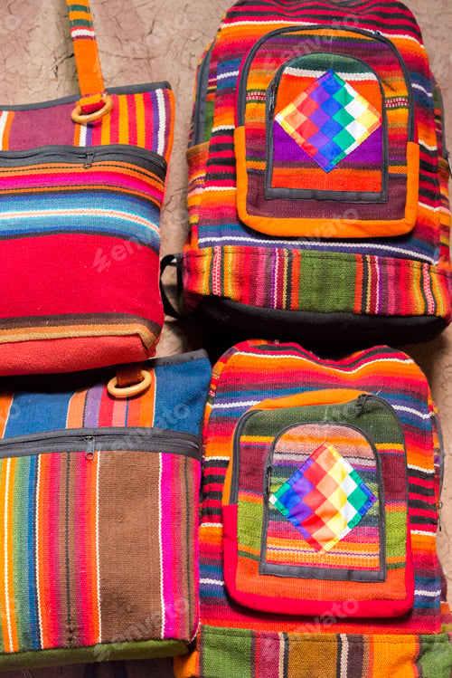 Preview: Woolen colored bag at the Andean market of Cusco, Peru
