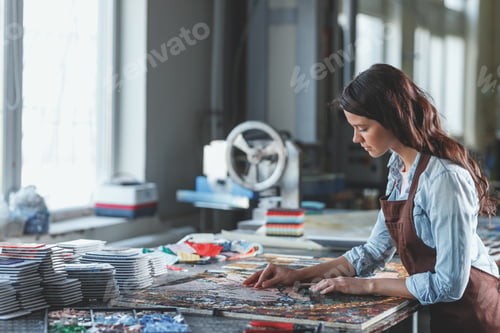 Preview: Young girl with mosaic