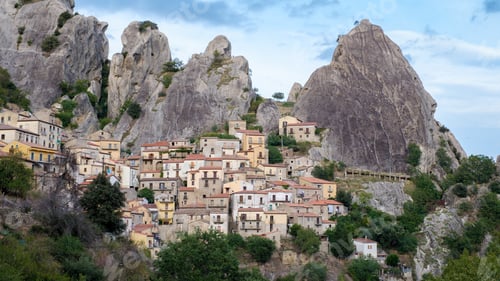 Preview: Discovering the charming village of Castelmezzano nestled among the rugged cliffs of Italy