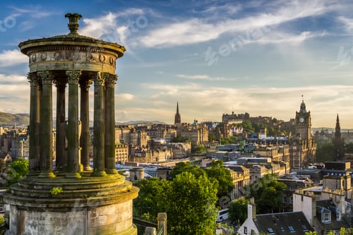 Preview: Beautiful view of the city of Edinburgh from Calton Hill