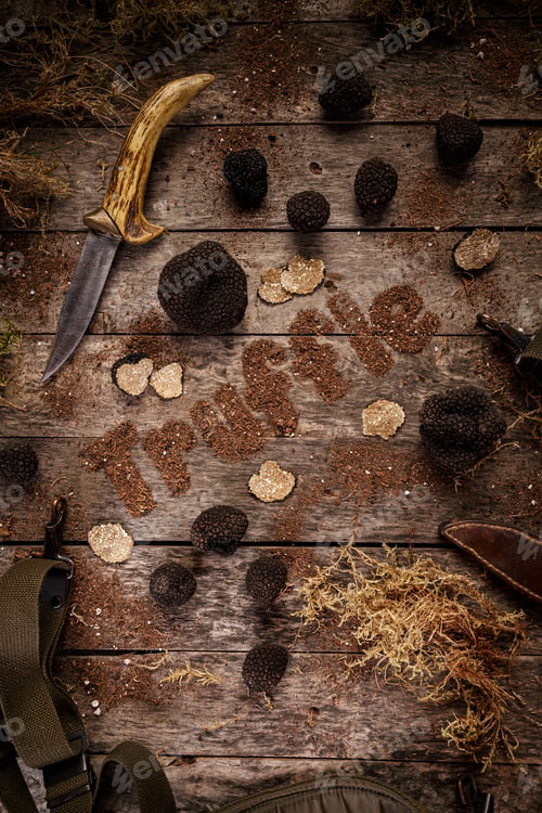 Preview: Flat lay shot of black truffles
