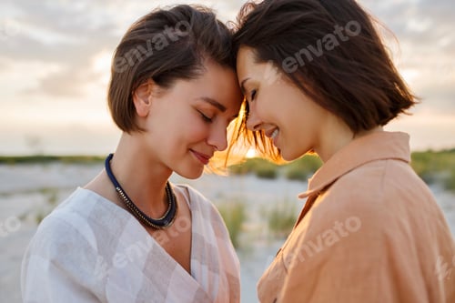 Preview: Portrait of a smiling female couple