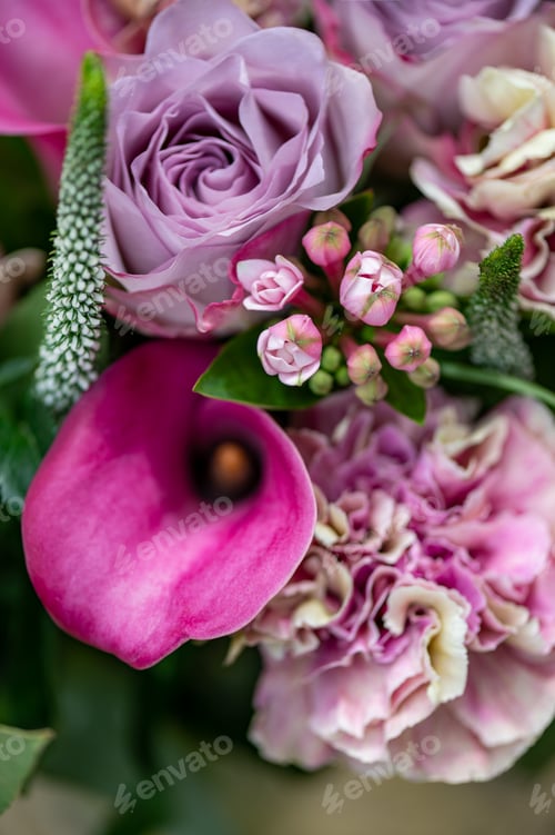 Preview: Bouquet from roses and cala lilies