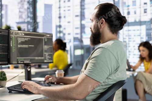 Vista previa: Científicos informáticos prueban y depuran software empresarial