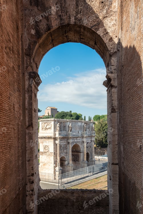 Vista previa: View of the Arch of Constantine framed with Colosseum arch window