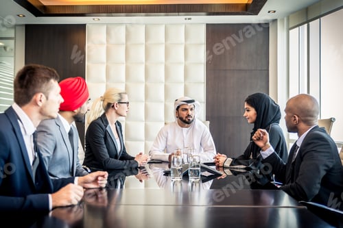 Preview: Business team in Dubai