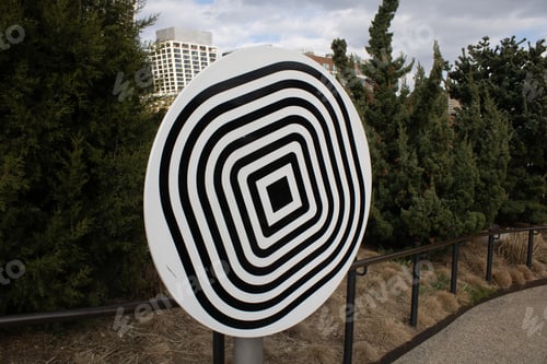 Preview: Circular sign in parking lot