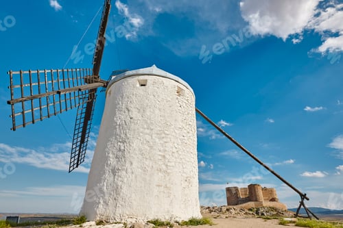 Preview: Traditional antique windmills and castle in Spain. Toledo