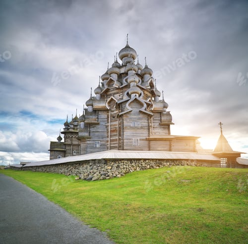 Preview: View of the famous Kizhi Pogost at summer cloudy day.