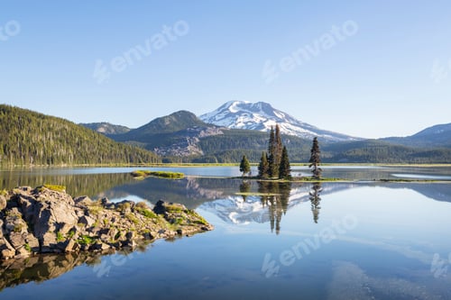 Preview: Lake in Oregon