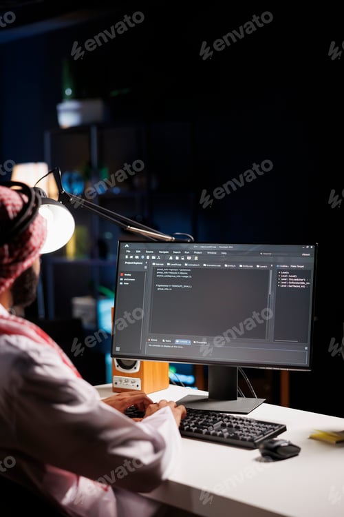 Preview: Software Developer Compiling Algorithms