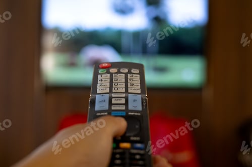 Preview: TV remote control pointing towards the TV