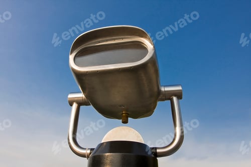 Preview: A viewfinder at a viewing point, blue sky background.