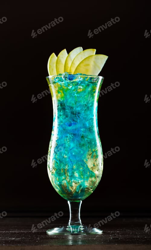 Preview: Blue Curacao cocktail