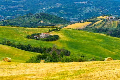 Preview: Country landscape near Appignano del Tronto, Marche, Italy