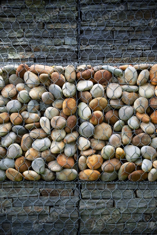 Preview: Decorative mineral wall in a public park