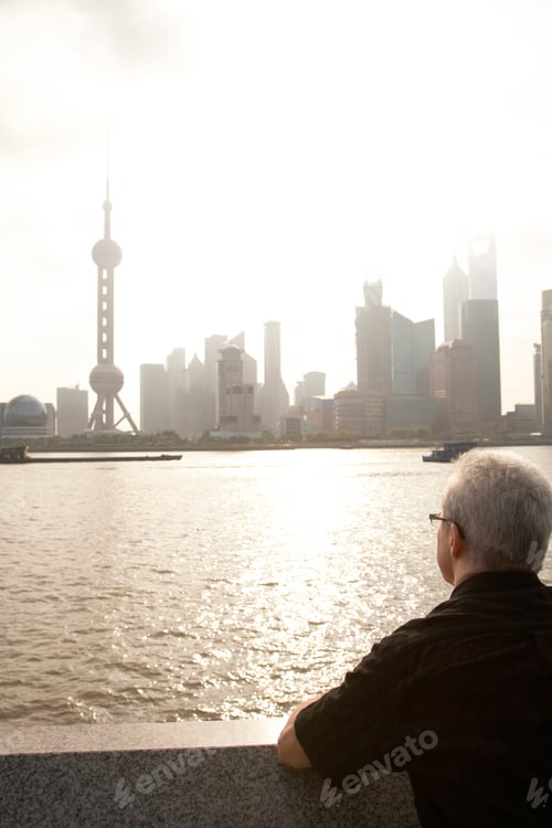 Preview: A tourist visits Shanghai