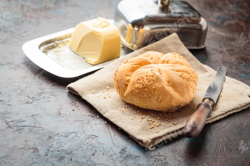 Preview: Fresh buns with sesame seeds