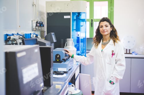 Preview: Female scientist and Thermogravimetric/Differential Thermal Analyzer