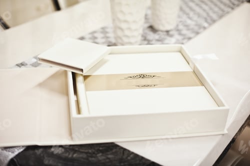 Preview: White classic wedding book and album