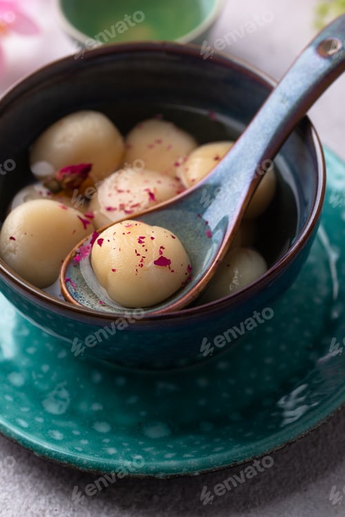 Preview: Tang yuan rice dumpling balls for Chinese lunar New year celebration