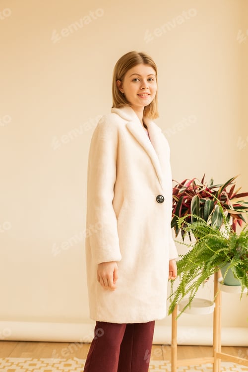 Preview: Fashion shooting in studio. Professional model. New autumn fashion trend collection.