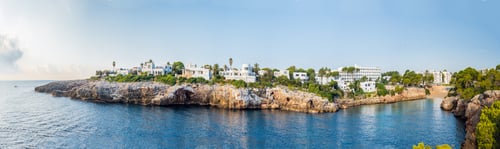 Preview: Beautiful wide coastline landscape with white houses