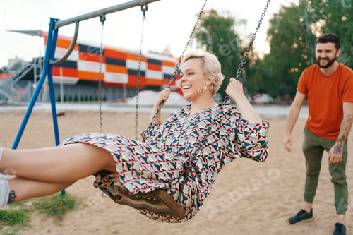 Preview: Beautiful couple having fun outdoors