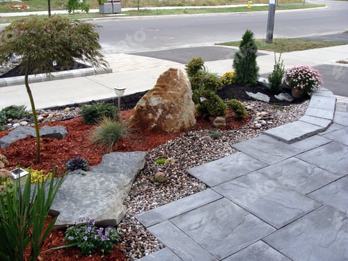 Preview: Landscaping project in front of the house, rock garden, travertine tiles, planting evergreens design