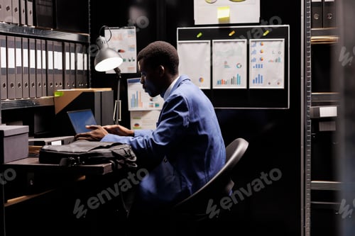 Preview: Bookkeeper reading administrative report