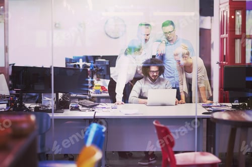 Preview: Portrait of successful Business people
