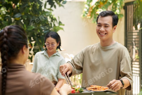 Preview: Helping Girlfriend to Grill Shrimps