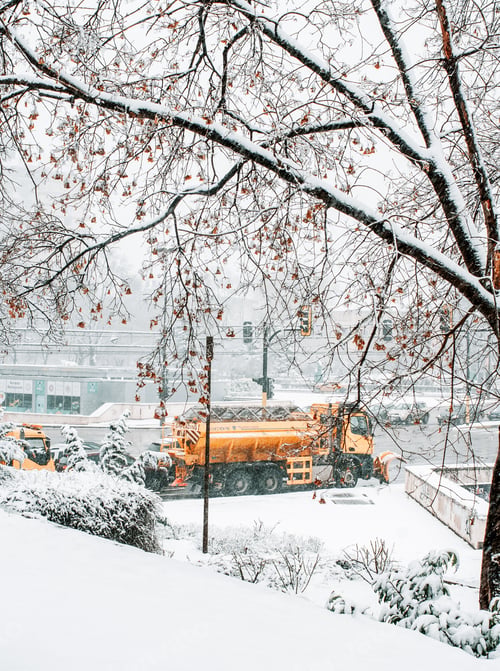 Preview: Snow plow removal vehicle
