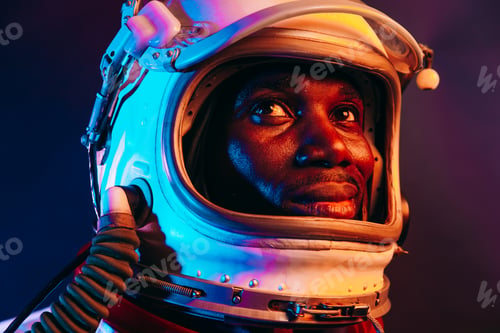 Preview: Cinematic image of an astronaut.