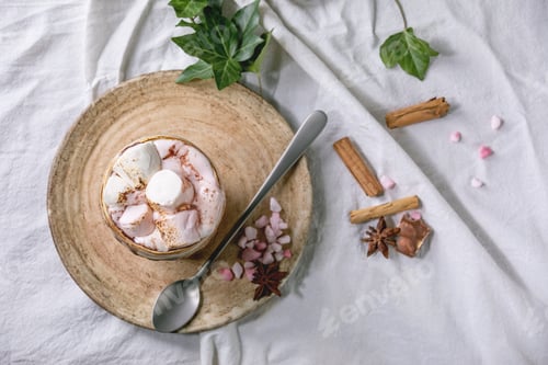 Preview: Hot chocolate with marshmallow