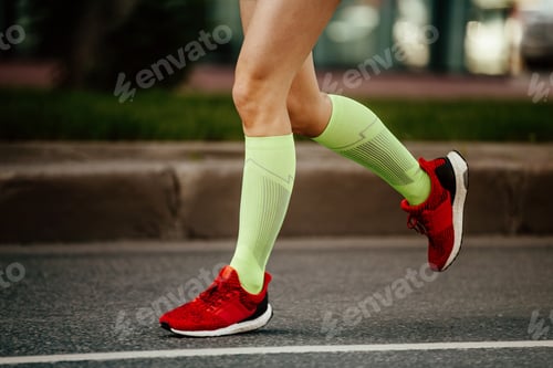 Preview: women feet runner