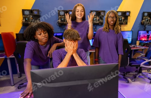 Preview: front view of group of professional online players lose the tournament -gesturing and expressing
