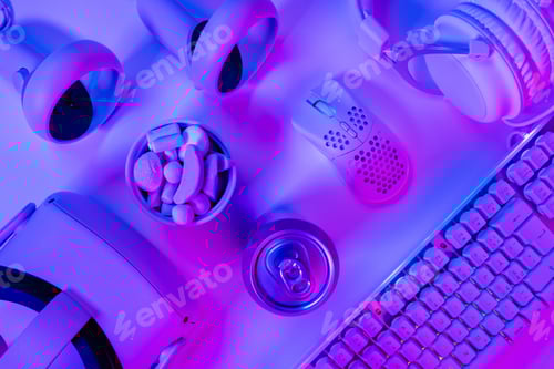 Preview: Gadgets and marshmallows with drink can on desk