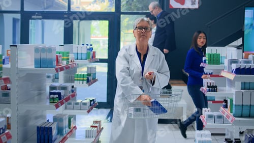 Preview: Experienced pharmacologist in apothecary