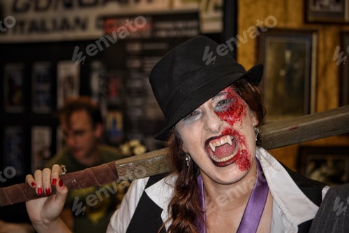Preview: Vampire cosplay at Romics