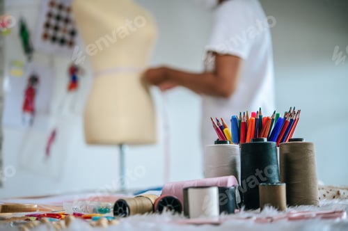 Preview: Set of colors pencil for drawing or sketch lady fashion