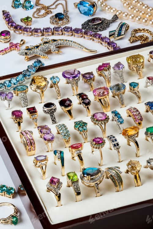 Preview: Collection of Jewelry