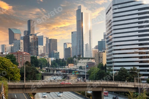 Preview: Interstate highway 5 running through the downtown Seattle core with many bridges crossing.