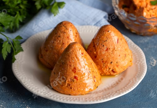 Preview: Turkish Spicy Surk Cheese Balls with Olive Oil from Hatay in Turkey. (Turkish name; Surk peynir)