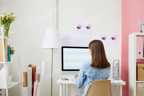 Preview: Preparing presentation on computer