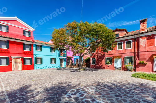 Preview: Colorful painted houses on Burano island near Venice, Italy