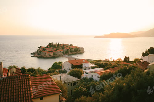 Preview: View from the village of Sveti Stefan to the island of Sveti Stefan