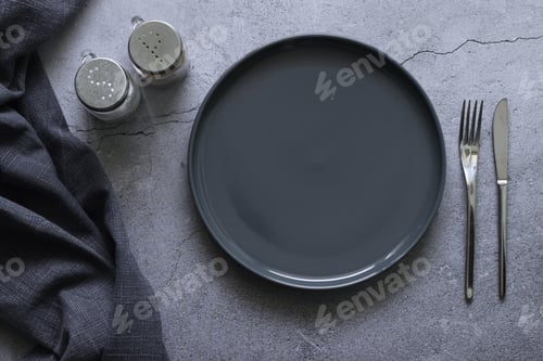 Preview: Empty plate