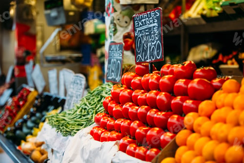 Preview: Agricultural products of local farmers in the grocery market