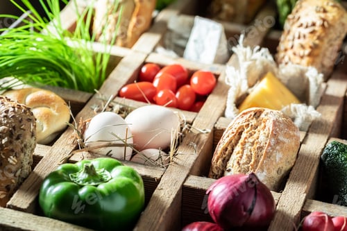 Vista previa: Healthy and delicious sandwich with vegetables, cheese and herbs